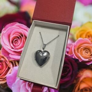 Chic Silver Heart Pendant Necklace